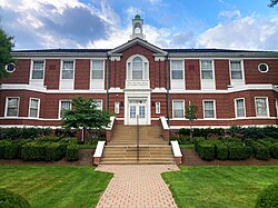 Cuyahoga heights village hall.jpg