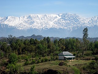 <span class="mw-page-title-main">Dhauladhar</span> Himalayan mountain range