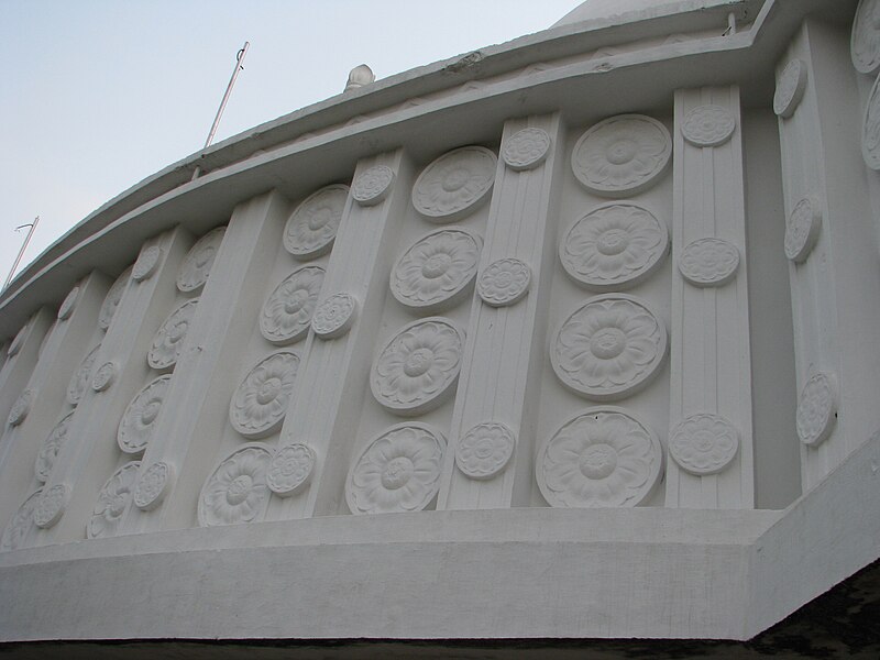 File:Dhauli Shanti Stupa 23.jpg