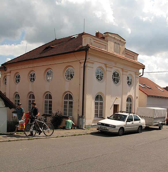 Soubor:Divišov, synagoga.JPG