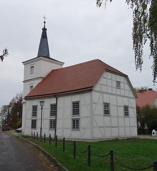 File:Dorfkirche Altwustrow 2016 SE.jpg