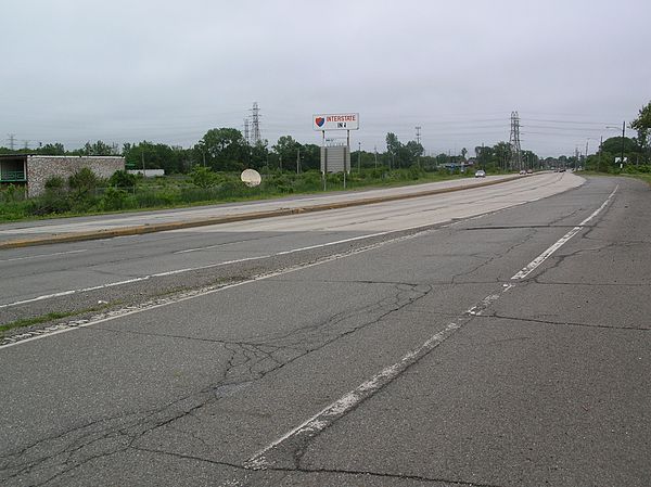View eastward on Dunes Highway between I-65 and the US 12/US 20 split, in Gary