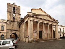 La cattedrale di San Pietro Apostolo.