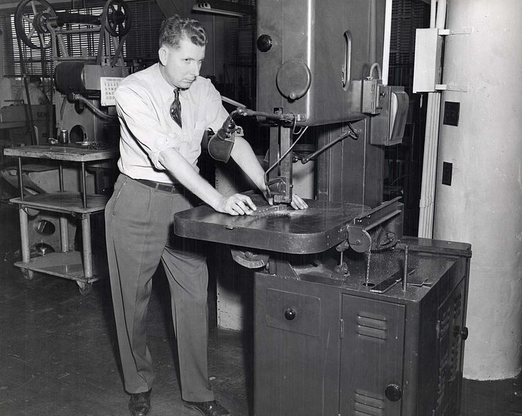 File:Early US Census Machines 1950 08021.jpg