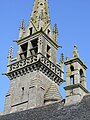 L'église Saint-Arzel : clocher et clocheton.