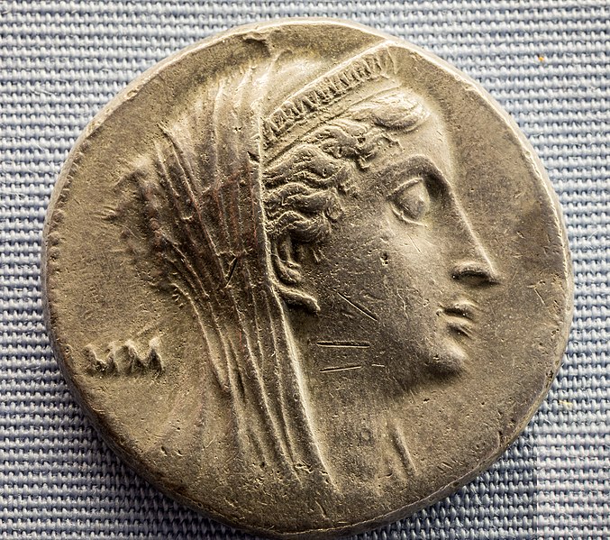 File:Egypt - queen Arsinoe II - 253-246 BC - silver dekadrachm - head of Arsinoe II - double cornucopiae - München SMS 01.jpg