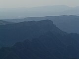 El Cogul vist des dels Rasos de Baix baixant cap a l'estació d'esquí.