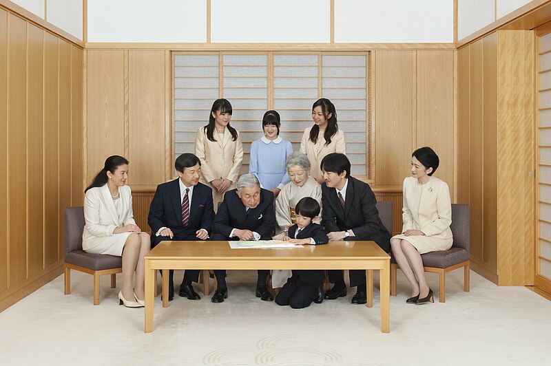 Former Emperor Akihito and former Empress Michiko with their family in November 2013