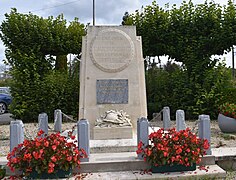 Le monument aux morts.