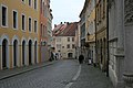 Straßen der Historischen Altstadt mit Bürgersteigen und Granitpflasterungen