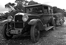 1928 Studebaker GB Commander crossing the continent of Australia on unmade roads in 1975 GBStude.jpg