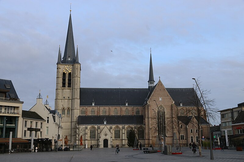 File:Geel Parochiekerk Sint-Amands 02.jpg