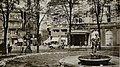 Links im Bild das Hotel Europäischer Hof, Bildmitte das Hotel Kaiserhof, rechts im Bild der Elberfelder Brunnen