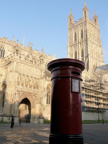 File:Gloucester, postbox No. GL1 44, College Green - geograph.org.uk - 636561.jpg