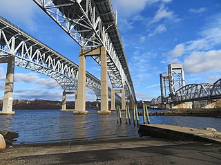 <span class="mw-page-title-main">Gold Star Memorial Bridge</span> Bridge in Connecticut and Groton, Connecticut