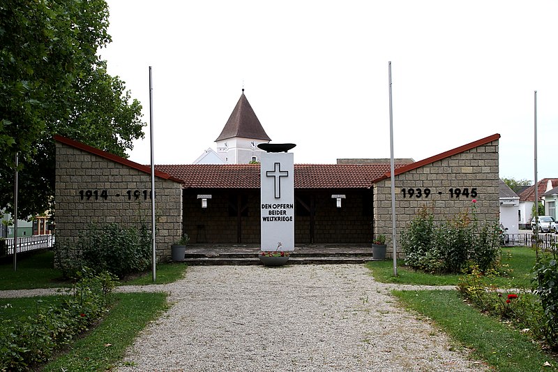 File:Gols - Soldatendenkmal.JPG