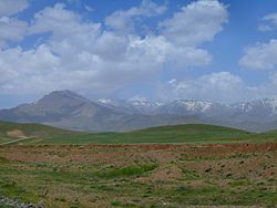 Hamedan landscape (3982153153).jpg