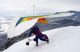 Hang glider start snow 2004.jpg