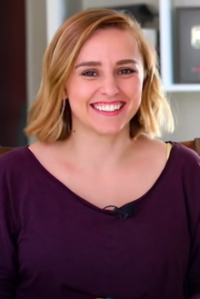 Hannah Witton 2019.png