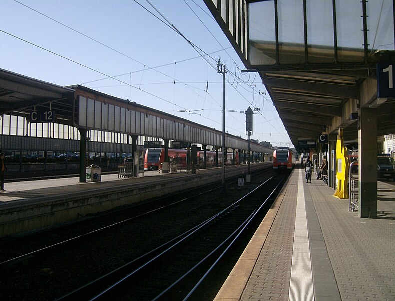 File:Hauptbahnhof Trier Lsjm.jpg