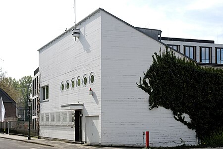 Haus Emmericher Strasse 28 in Duesseldorf Golzheim, von Nordosten