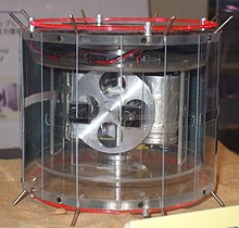 Model of MINERVA's internal structure, taken at JAXA Sagamihara Campus. The electric double-layer capacitor and the stereo cameras for closeup imaging are visible. Hayabusa-Minerva2.JPG