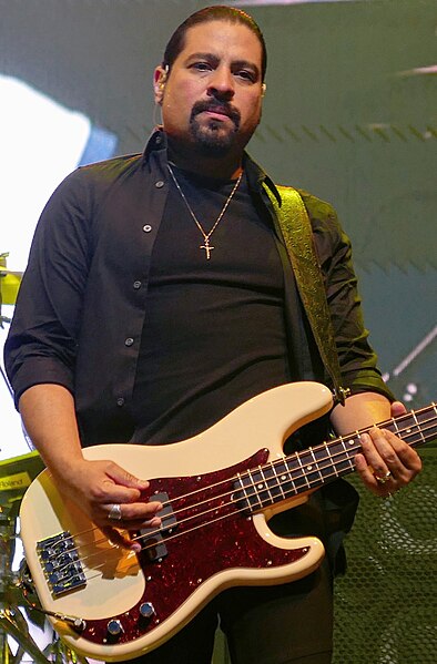 Hector Maldonado, performing in 2018