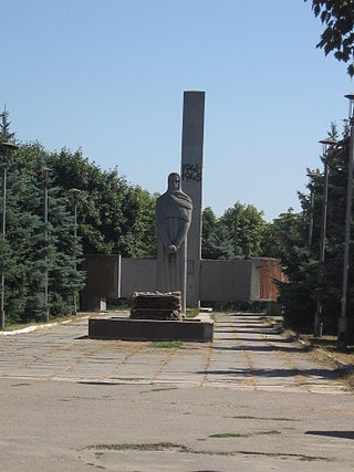 Henichesk monument.jpg