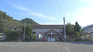Hinagu-onsen station 1.jpg