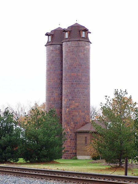 File:Historic Grain Silos Fennville Michigan.jpg