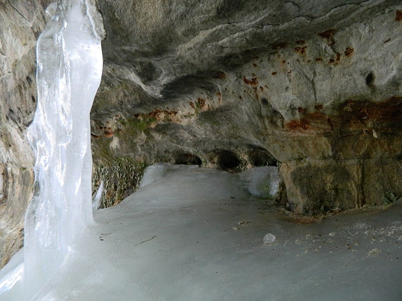 File:Ice cave's edge.jpg