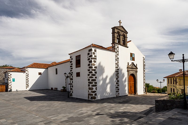 File:Iglesia de San Pedro. Vilaflor.jpg