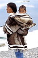 Традиционно инуитско облекло от района на Иглулик.