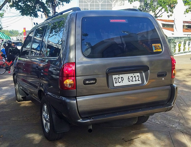 File:Isuzu Crosswind XT 2015 (2).jpg