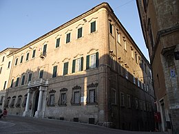 Jesi, Piazza Federico II 04.jpg