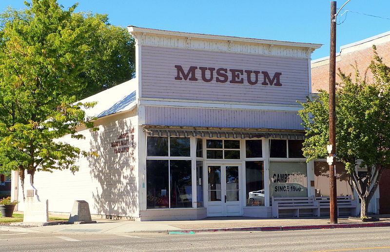 File:Jewell Building - Cambridge Idaho.jpg