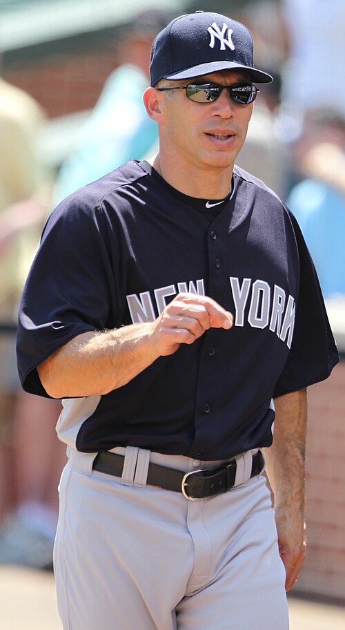 Girardi managing the Yankees in 2011