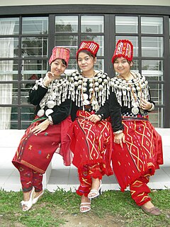 Vestits tradicionals femenins dels kachins