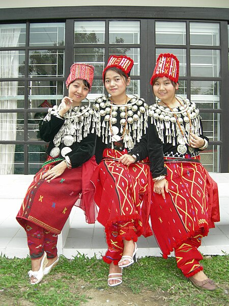 File:Kachin women in traditional dress.jpg