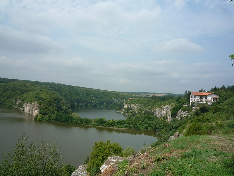 File:Kailuka dam - panoramio.jpg