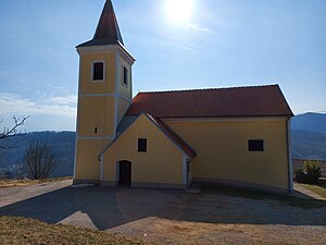 Kapela Presvetog Trojstva (Braslovje).jpg