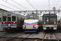 3500形未更新車3588編成とともに展示されたAE168編成 （2015年11月14日 / 馬込車両検修場）