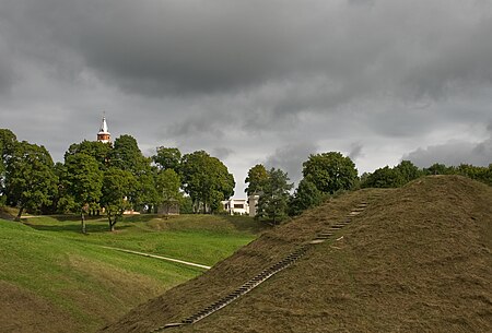 ไฟล์:Kernave_from_the_mounds,_Lithuania,_Sept._2008_-_Flickr_-_PhillipC.jpg