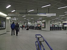 File:King's_Cross_St_Pancras_stn_northern_ticket_hall.JPG