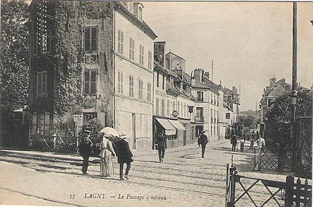 L1869 - Lagny-sur-Marne - Gare.jpg