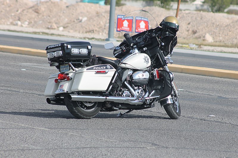 File:LVMPD Electra Glide on N Jone Blvd During Traffic Control (2).jpg