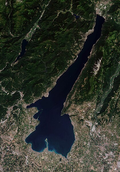 File:Lake Garda ESA344667.jpg