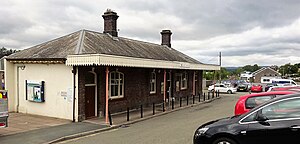 Edificio de la estación de tren de Llandrindod, Powys, Gales.jpg