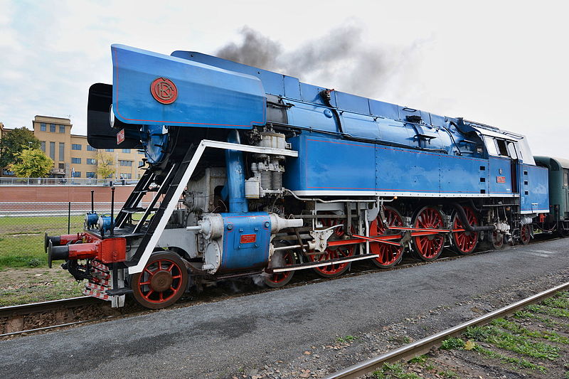 File:Locomotive 477 043 (9015).jpg