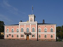 Das 1856 erbaute Rathaus von Loviisa ist Sitz der Stadtverwaltung.